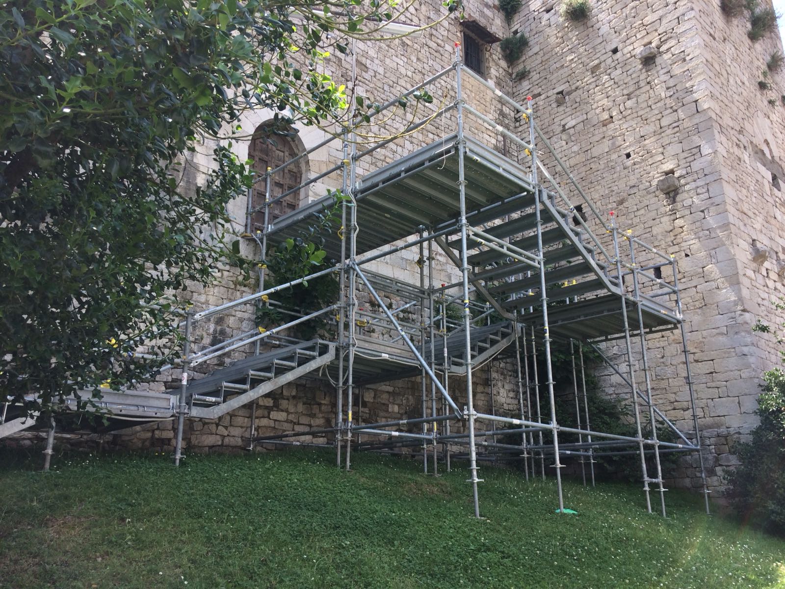 Scale di emergenza – Prato Estate – Castello dell’Imperatore